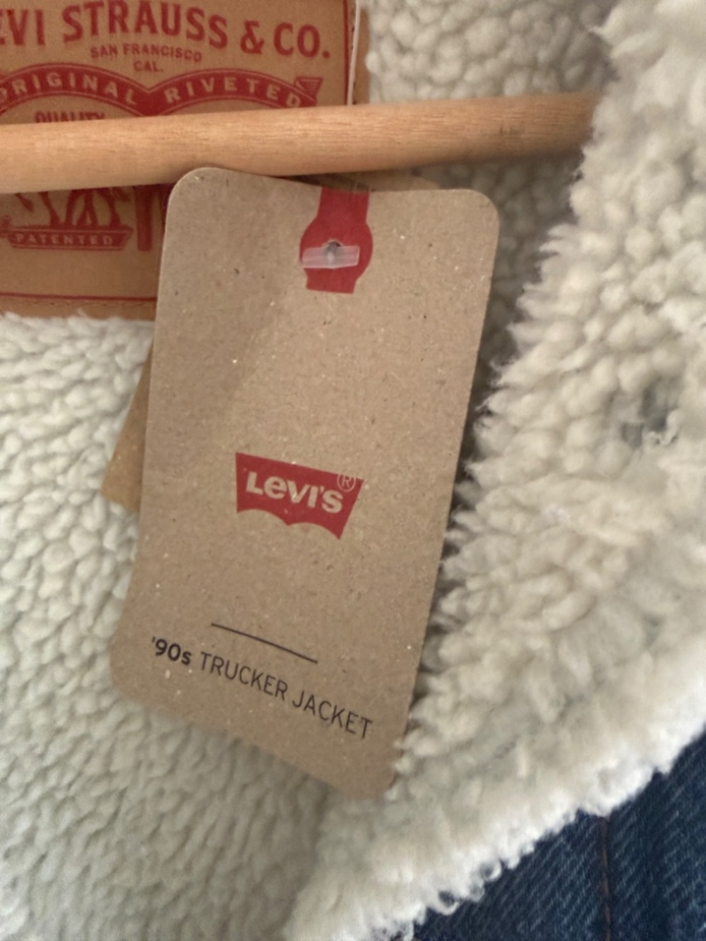 New Levi’s ’90s Sherpa Trucker Jacket – NWT - Picture 3 of 3